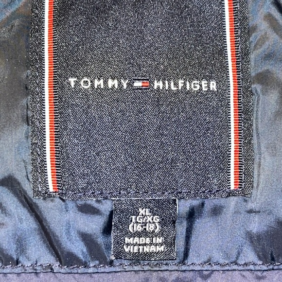 Tommy Hilfiger Water Resistant Quilted Puffer Jacket 
Youth XL - Picture 3 of 8